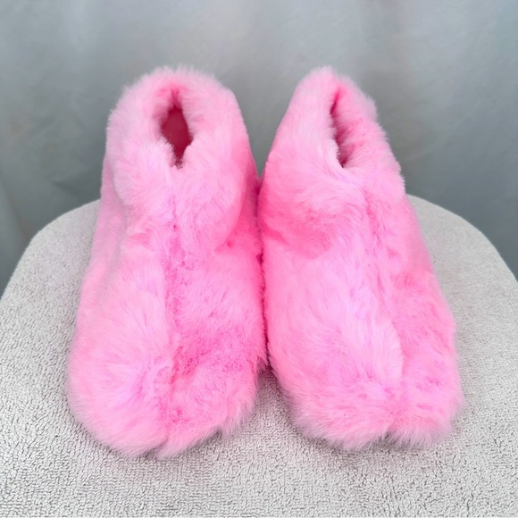 Grosvenor Fuzzy Slippers 10 Pink Slip On Loungewear New - Picture 1 of 8